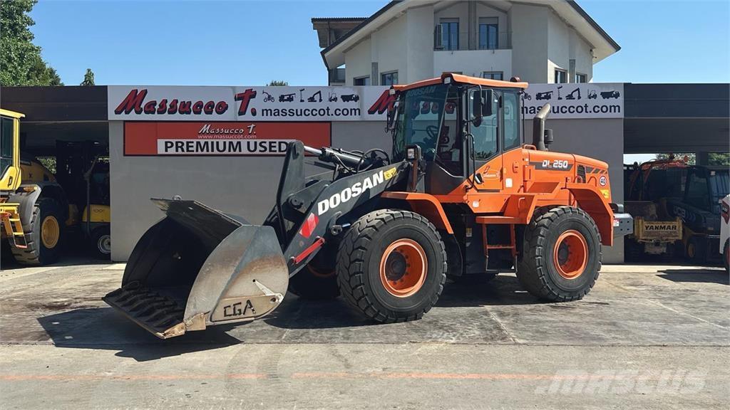 Doosan DL250-5 Tekerlekli yükleyiciler