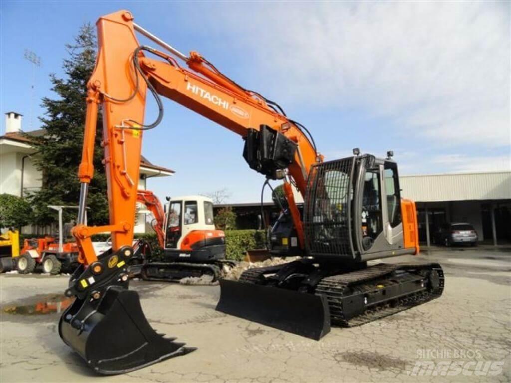 Hitachi ZX135 US-6 Ekskavatörler