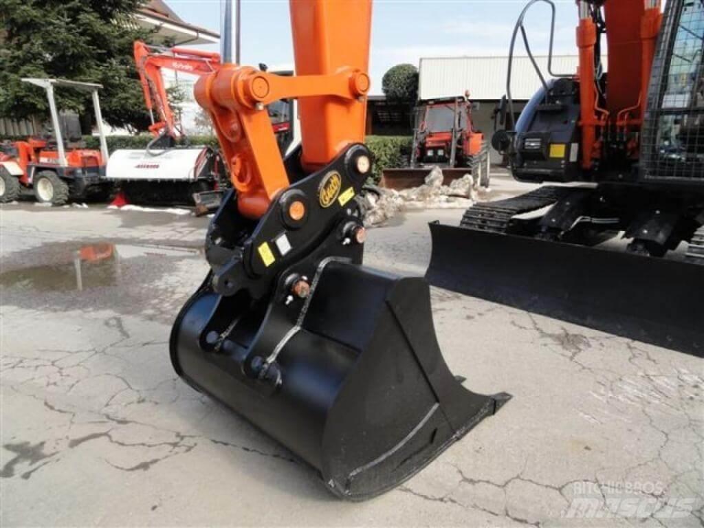 Hitachi ZX135 US-6 Ekskavatörler