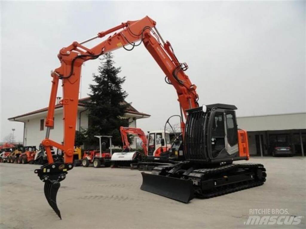 Hitachi ZX135 US-6 Ekskavatörler