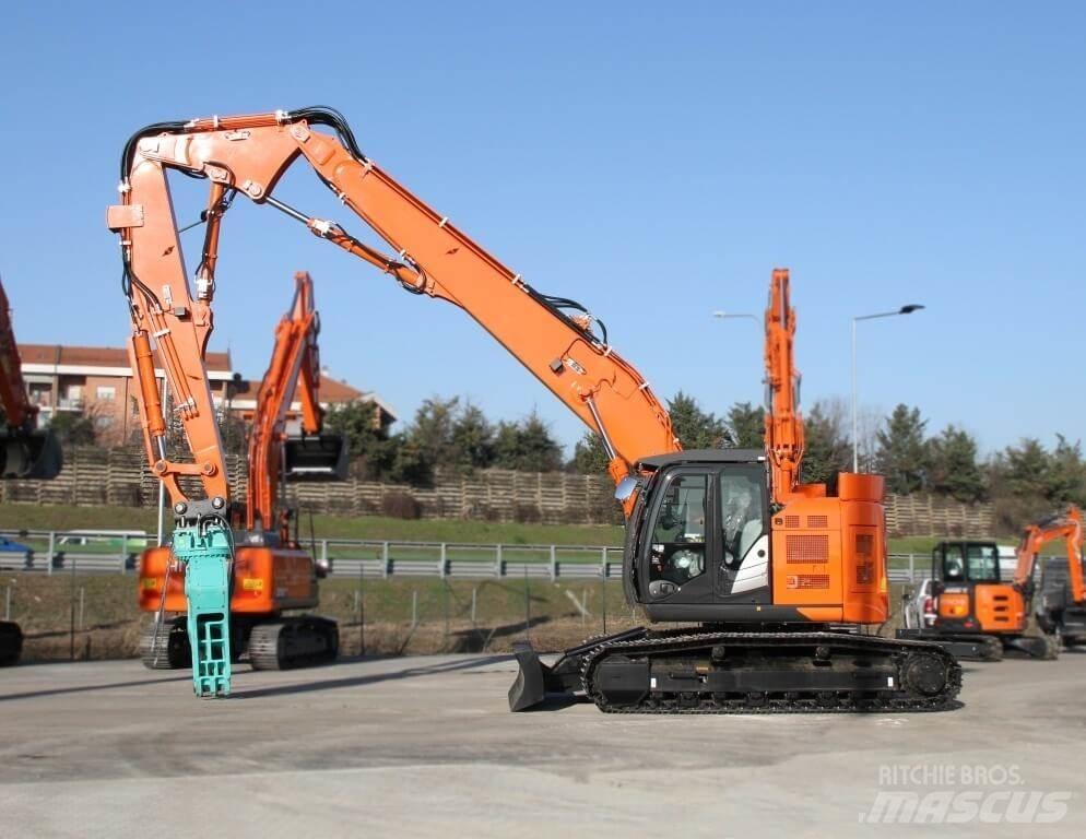 Hitachi ZX225USLC-6 Paletli ekskavatörler