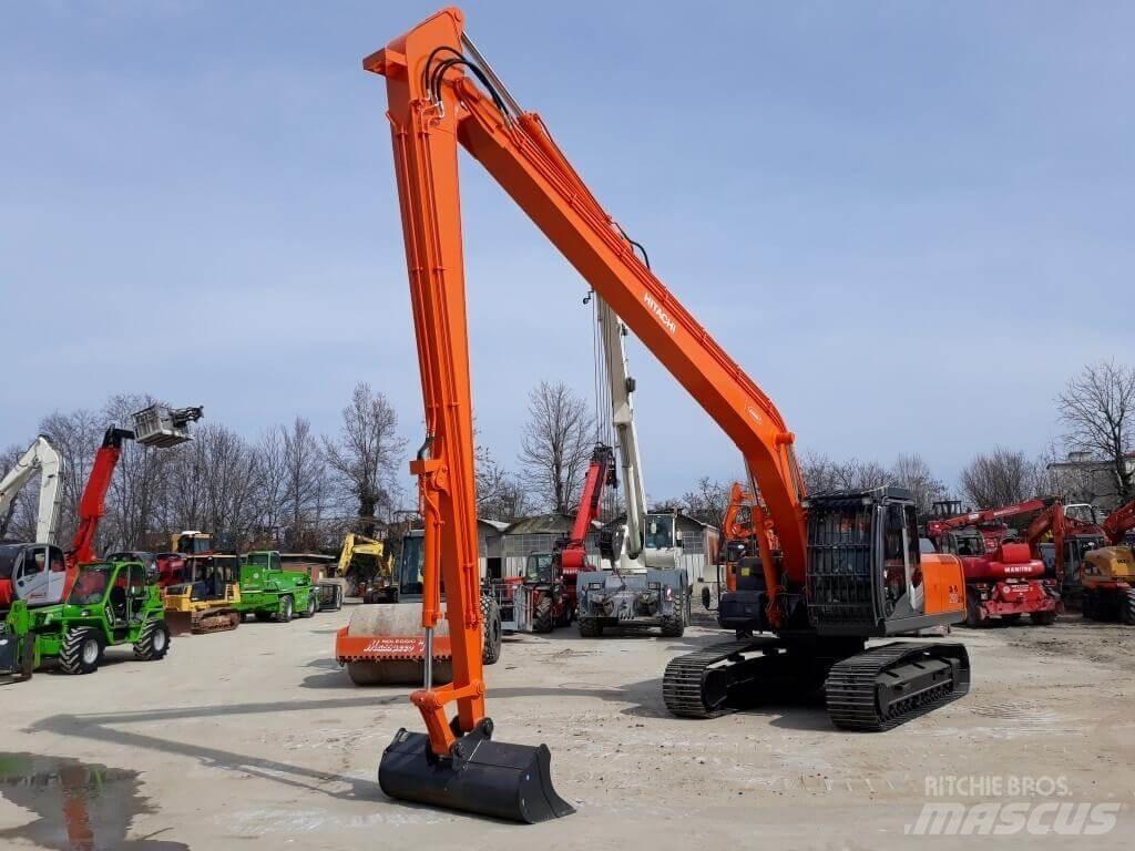 Hitachi ZX250LCN -3 SLF Paletli ekskavatörler