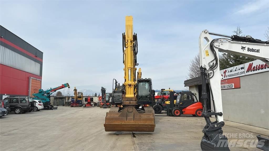 Hitachi ZX300LCN-6 2P Paletli ekskavatörler