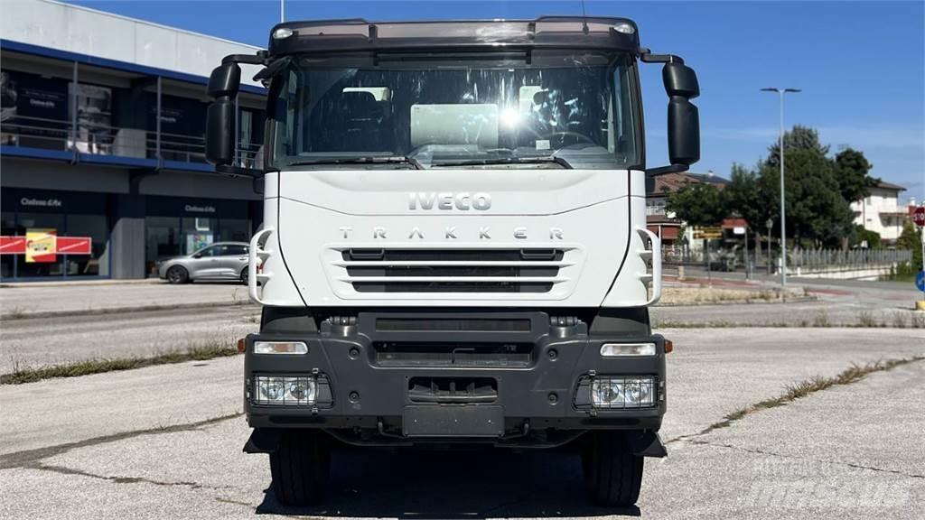 Iveco Trakker 410 8X4 Transmikserler