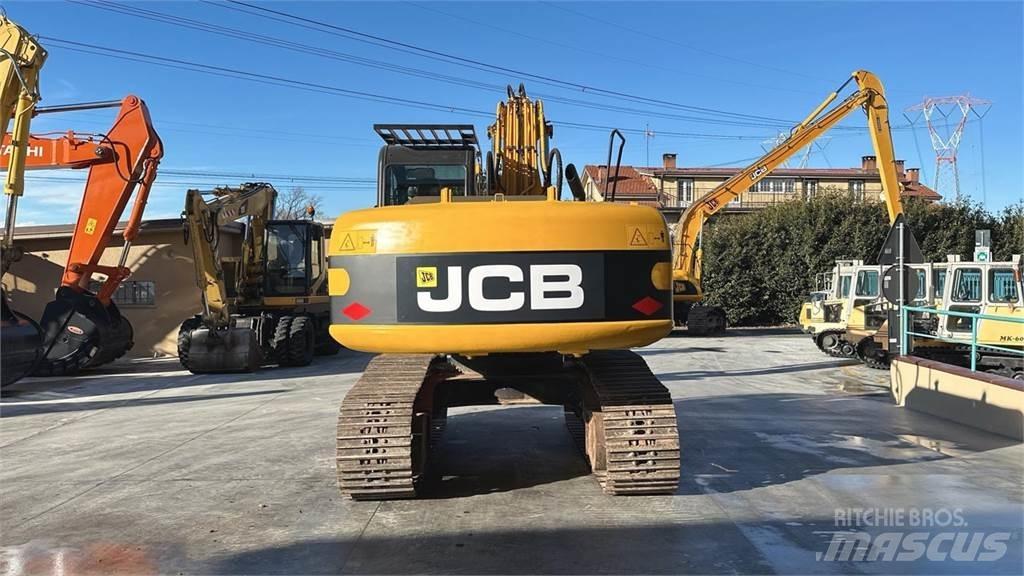 JCB JS235HD Paletli ekskavatörler