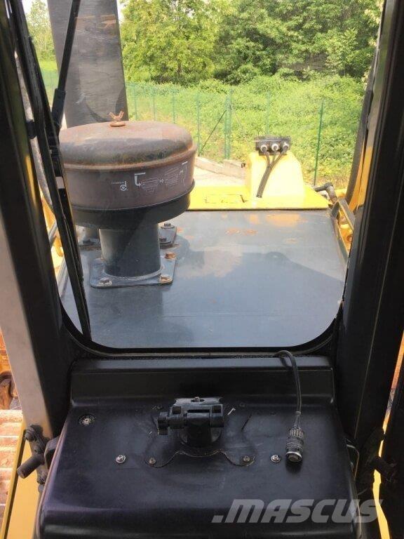 Komatsu D65WX-16 Paletli dozerler