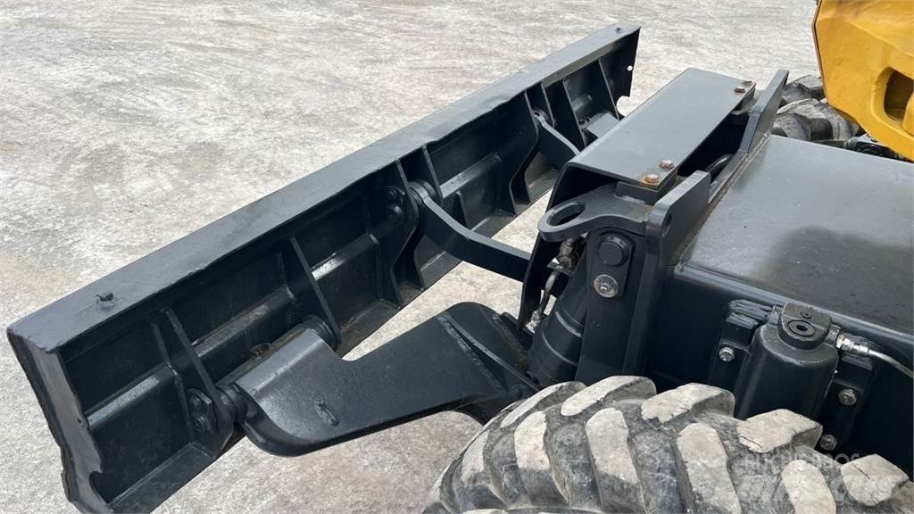 Komatsu PW118MR-11 Lastik tekerli ekskavatörler
