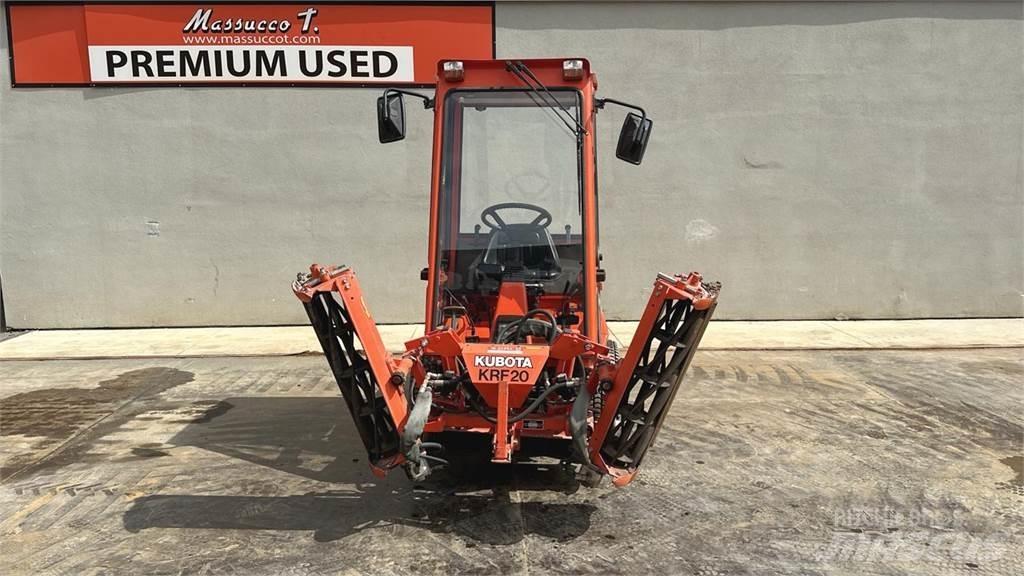 Kubota F2400 4X4 Kar küreme biçaklari