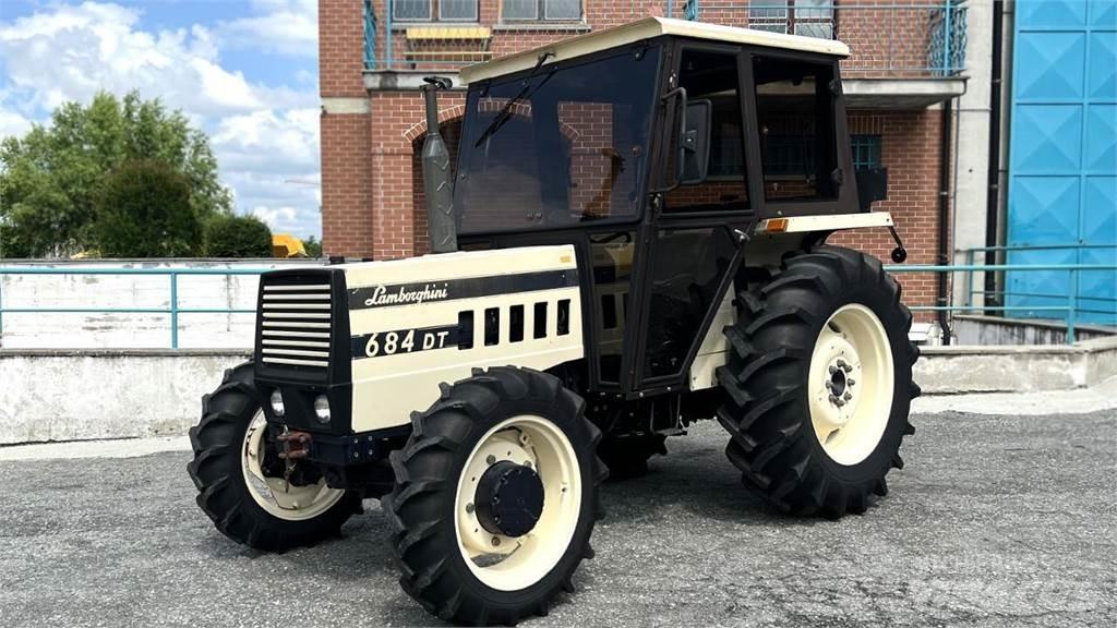 Lamborghini 684 DT Kar küreme biçaklari