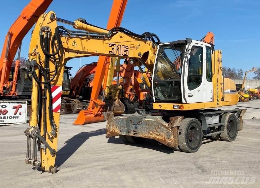 Liebherr A316 Lastik tekerli ekskavatörler