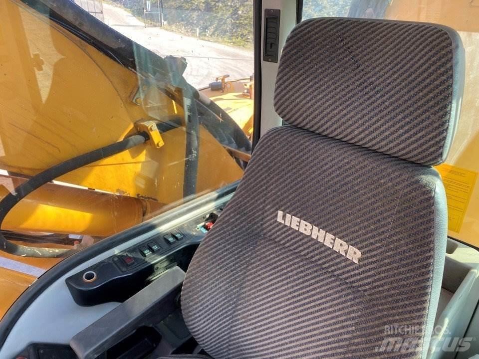 Liebherr A316 Lastik tekerli ekskavatörler