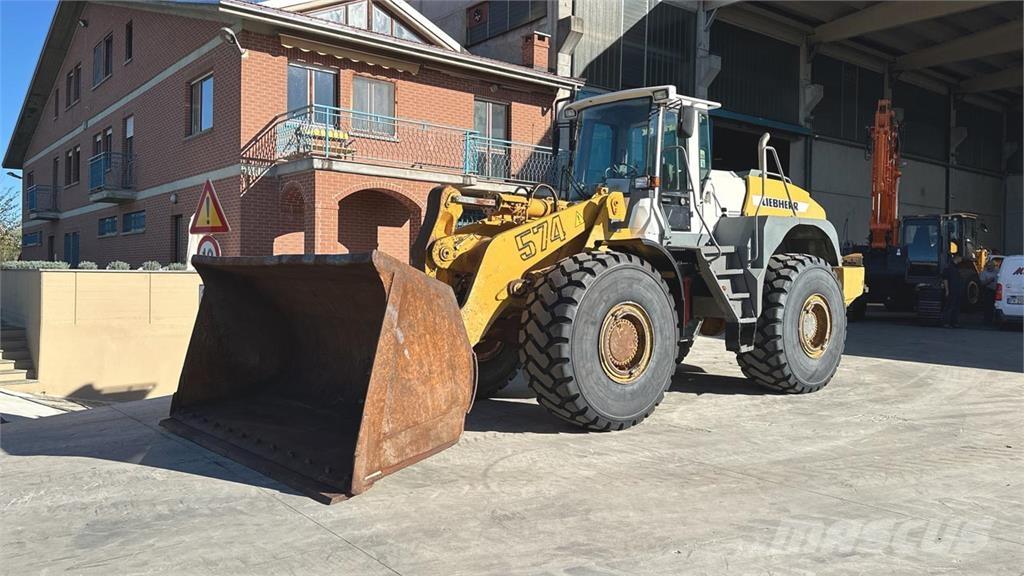 Liebherr L574 Tekerlekli yükleyiciler