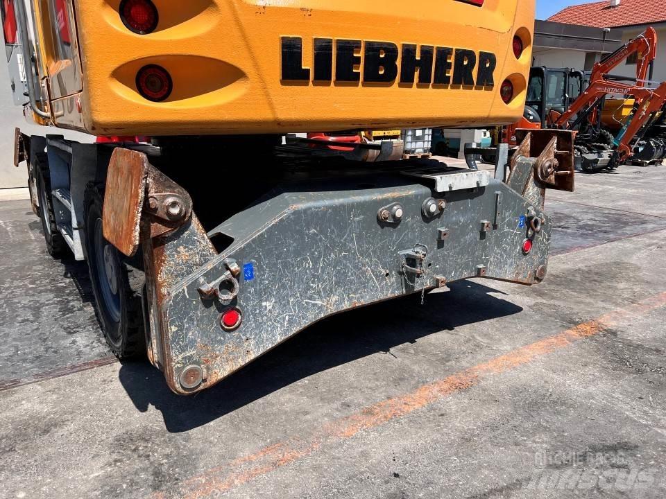 Liebherr LH22 Lastik tekerli ekskavatörler
