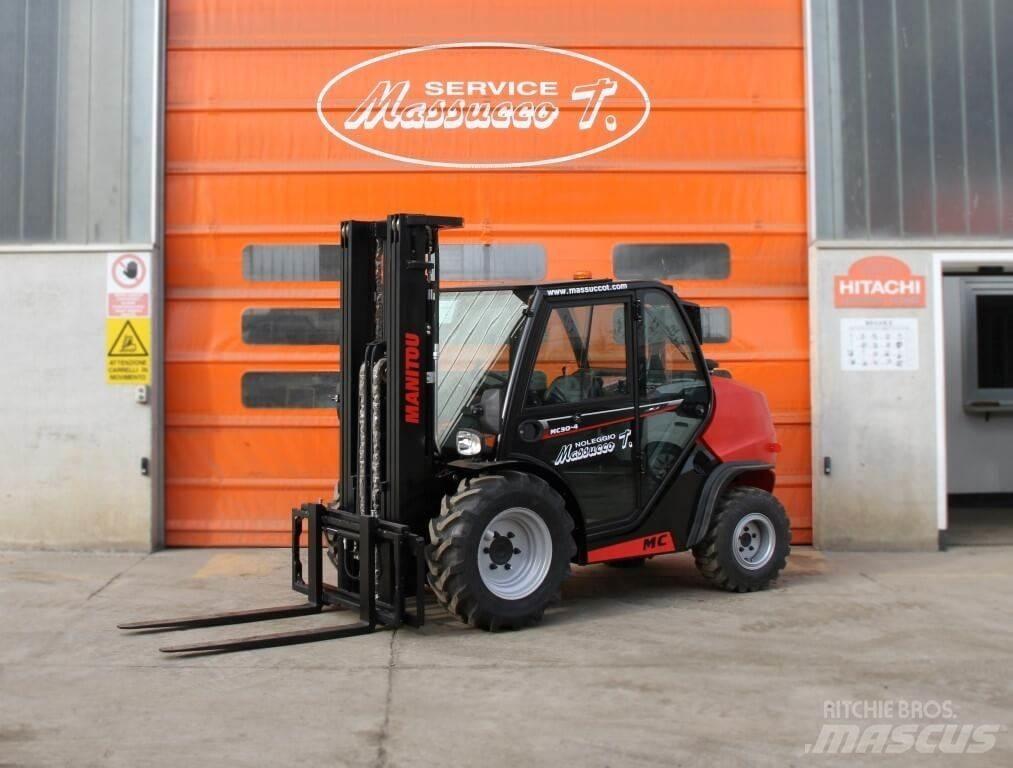 Manitou MC30-4 DK 4X4 Arazi tipi forklift