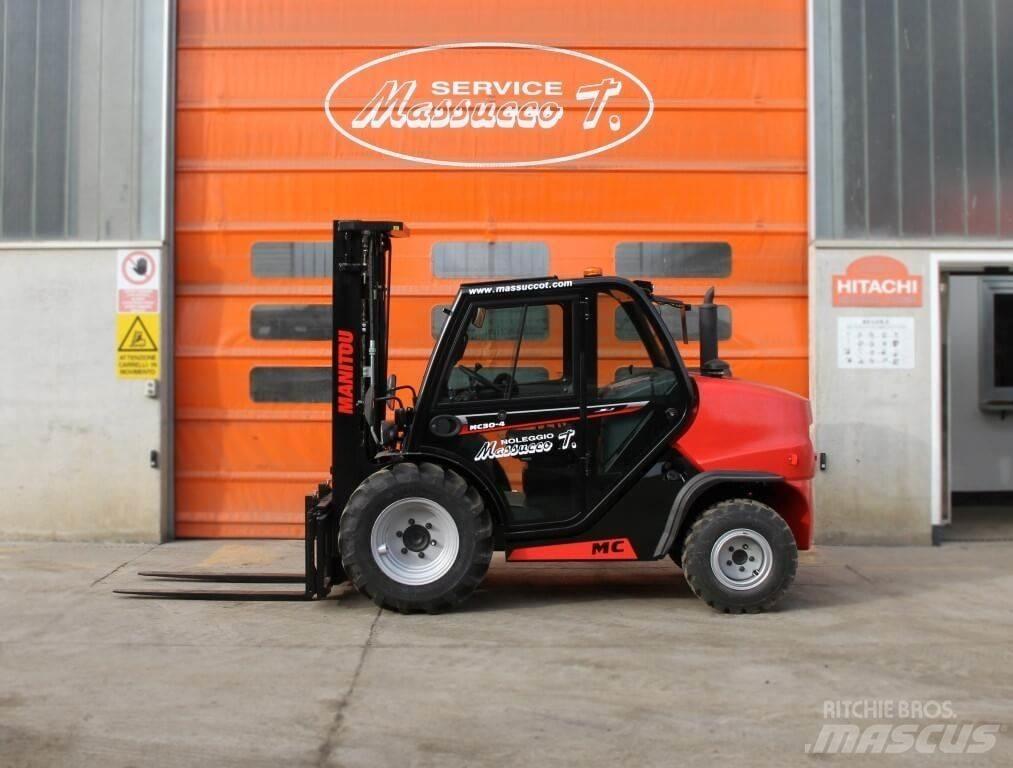 Manitou MC30-4 DK 4X4 Arazi tipi forklift