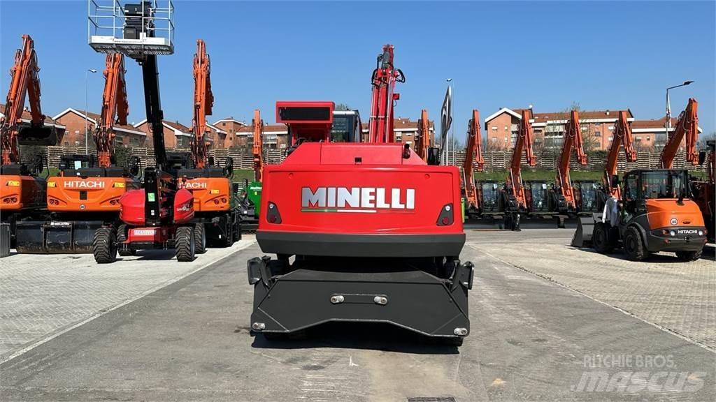 Minelli M18 Lastik tekerli ekskavatörler