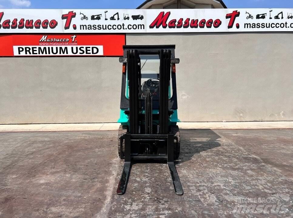 Mitsubishi FD25K Dizel forkliftler