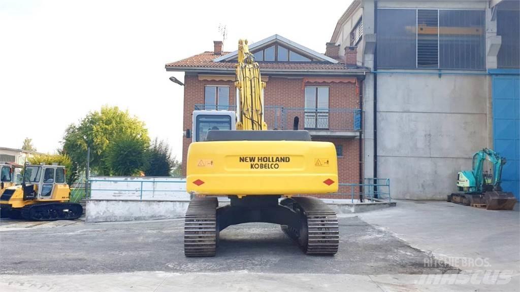New Holland E305 Paletli ekskavatörler