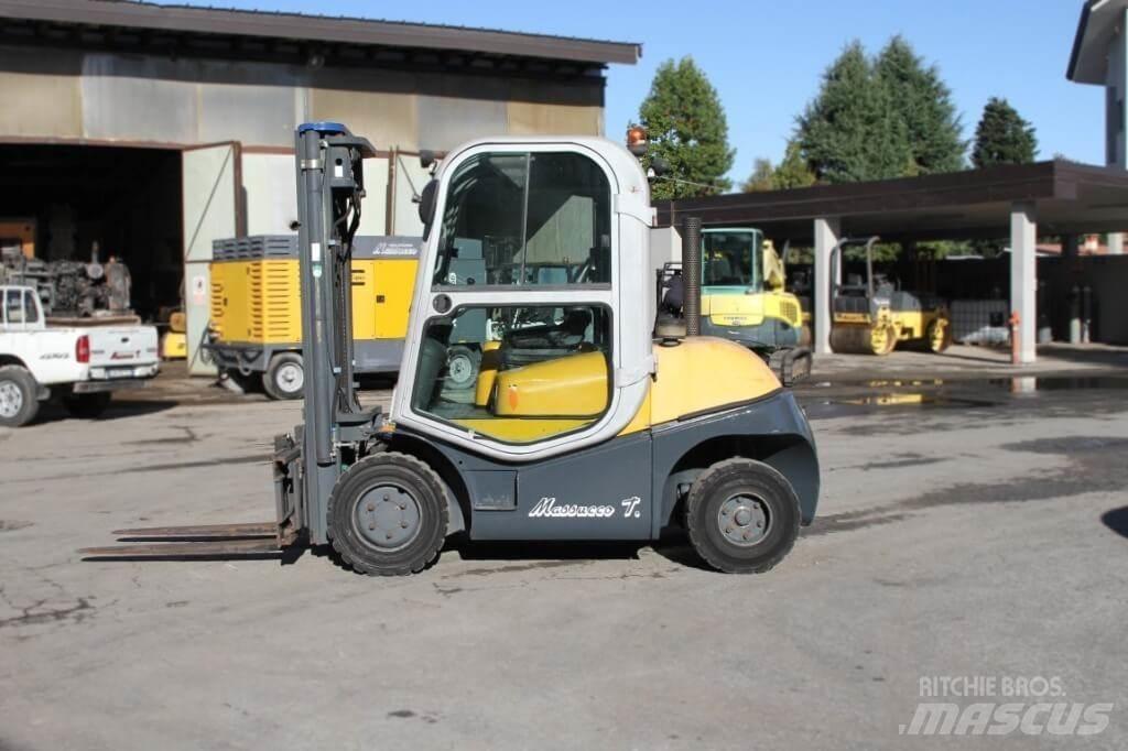 Nuova Detas SHR 40 Dizel forkliftler