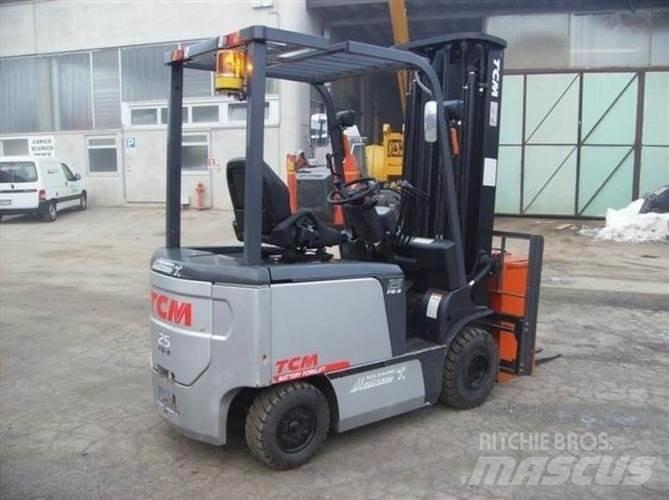 TCM FB25-7 Elektrikli forkliftler