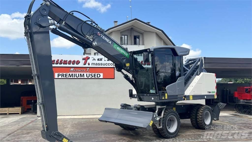 Terex TWH 220 S5 Lastik tekerli ekskavatörler