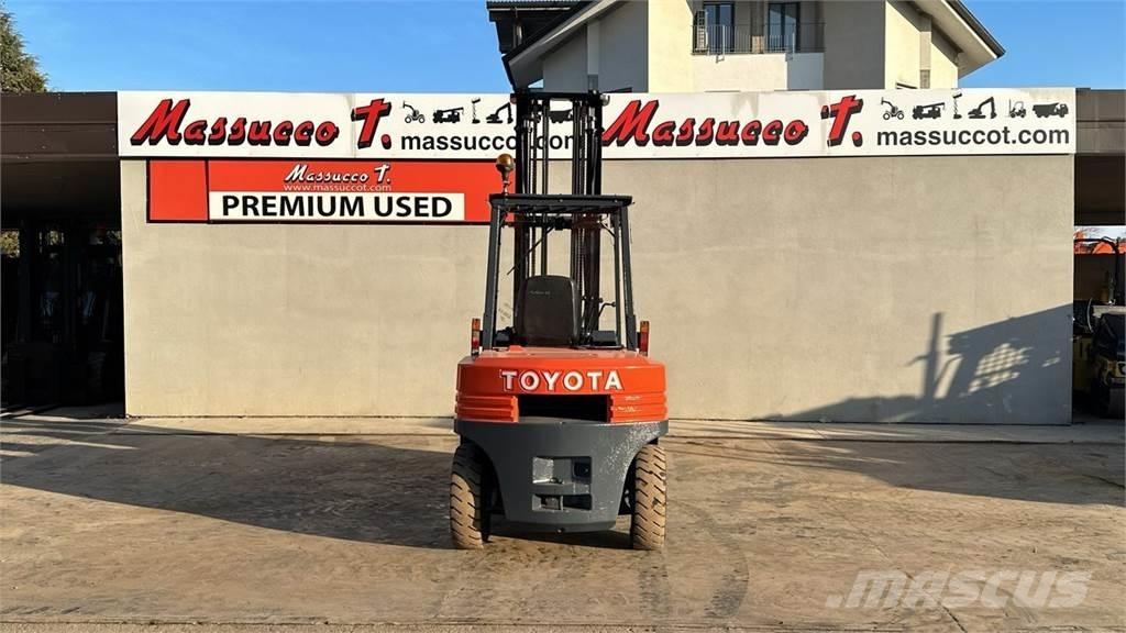 Toyota 02-5FD40 Dizel forkliftler