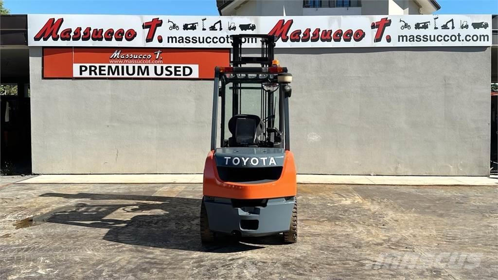 Toyota 02-8FDF30 Dizel forkliftler