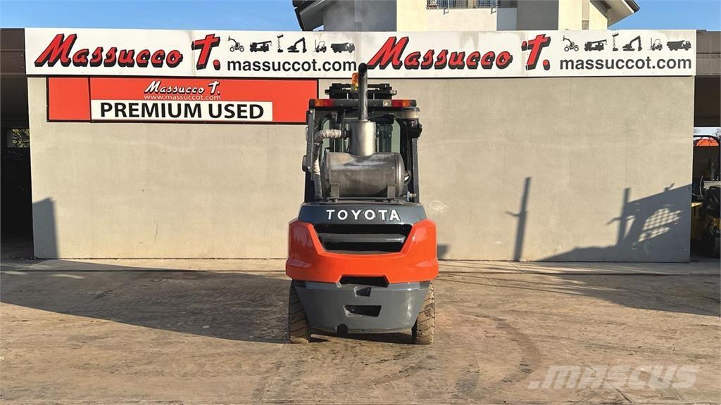 Toyota 40-8FD45N Dizel forkliftler