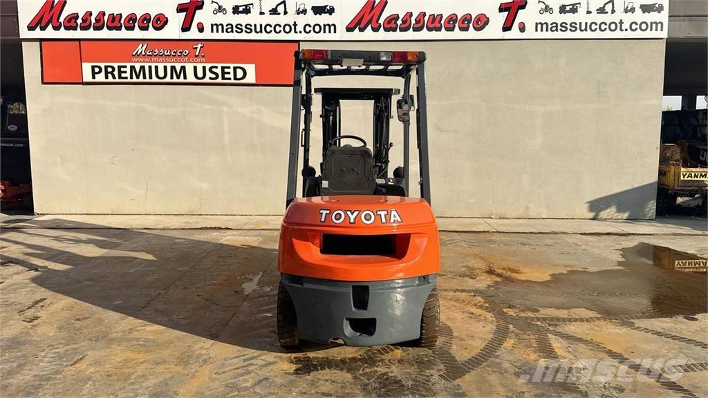Toyota 62—7FDF25 Dizel forkliftler