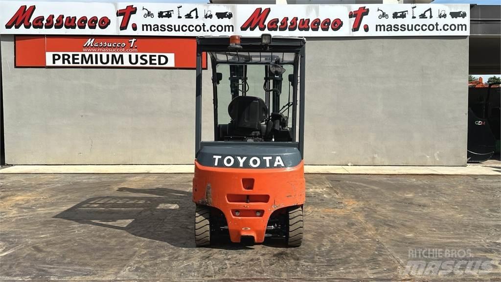 Toyota 8FBMT25 Elektrikli forkliftler