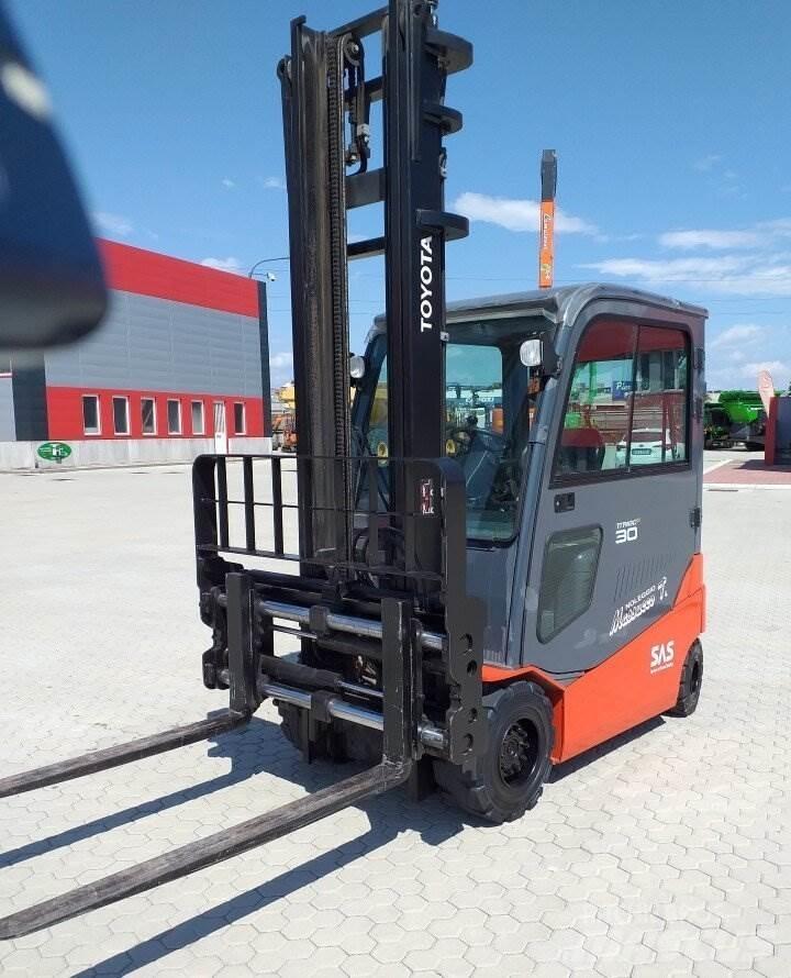 Toyota 8FBMT30 Elektrikli forkliftler