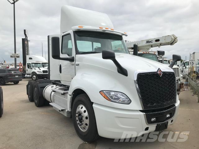 International LT Çekiciler