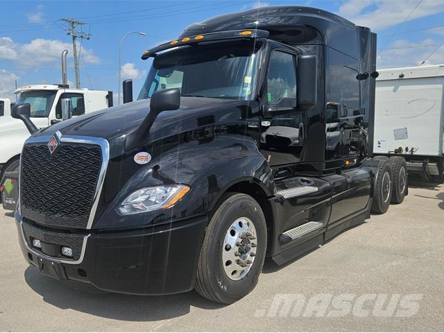 International LT Çekiciler