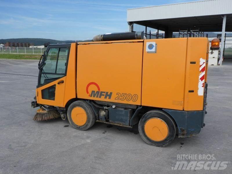 Aebi MFH 2500 Süpürme kamyonları