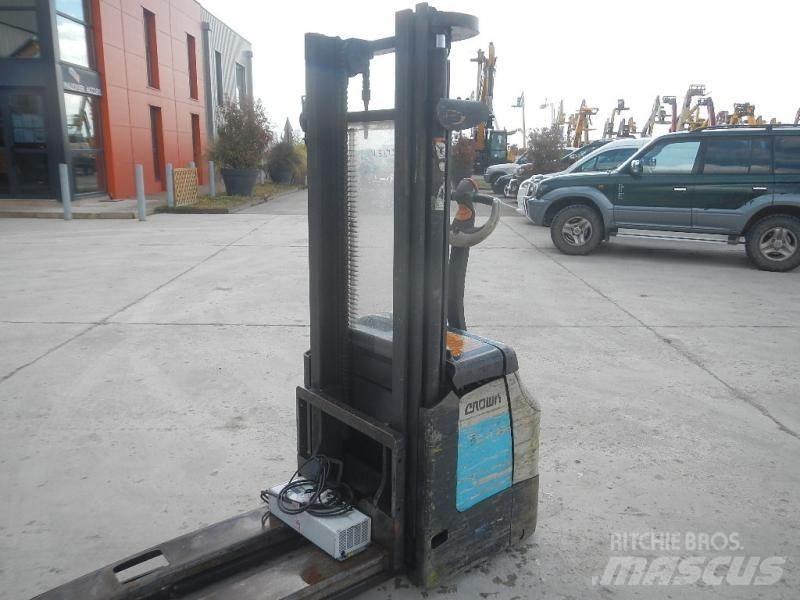 Crown ES 4000 Düsük seviye kaldirici