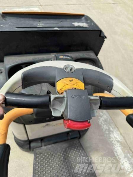 Crown WT3040 Düsük seviye kaldirici