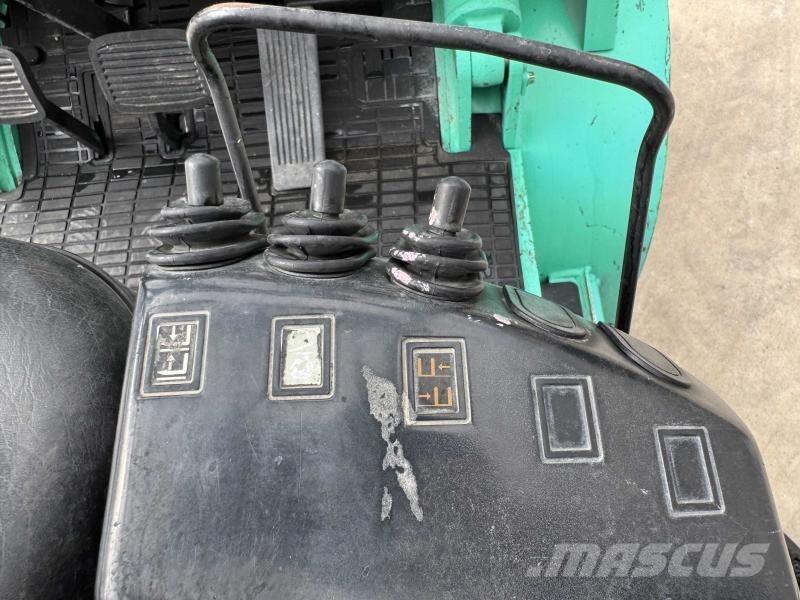 Mitsubishi FG30 Diger