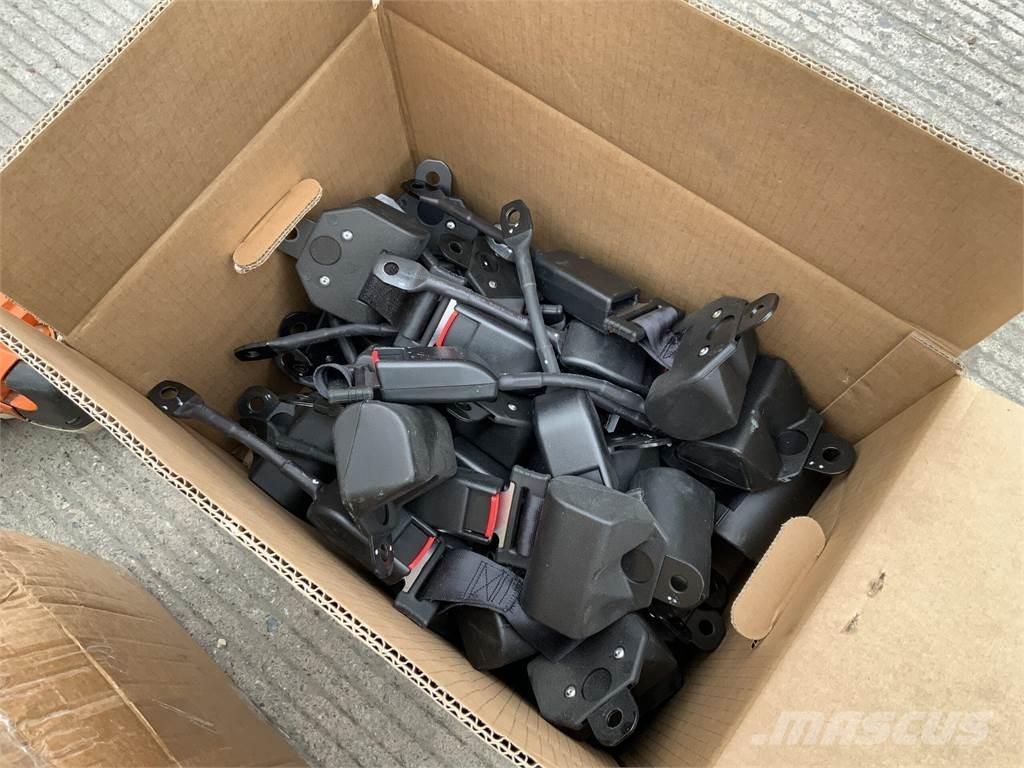  2 Boxes Of Seat Belts Diger tarim makinalari