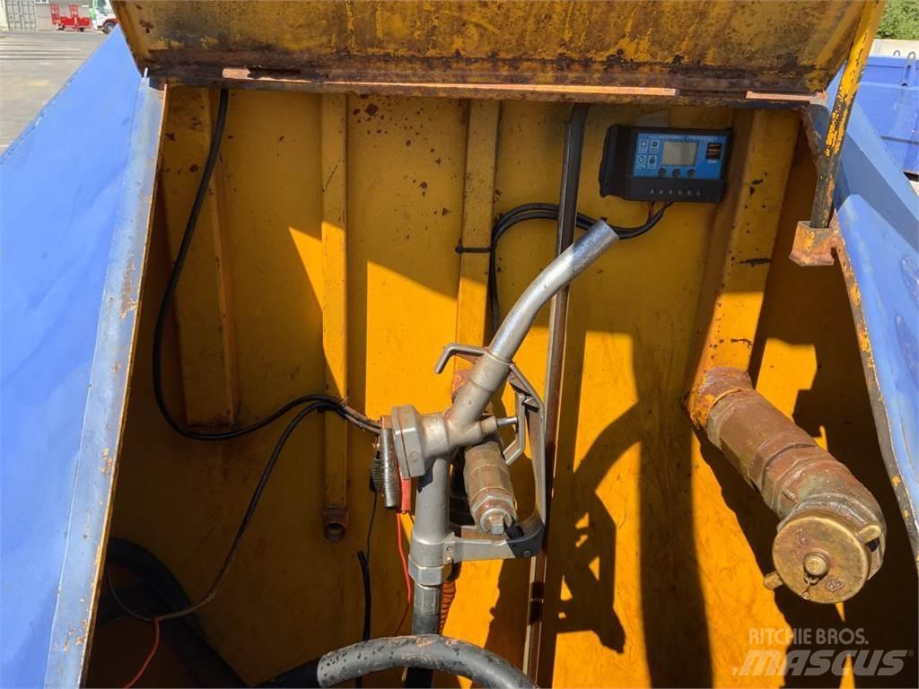 Blue Diesel Tank Diger tarim makinalari