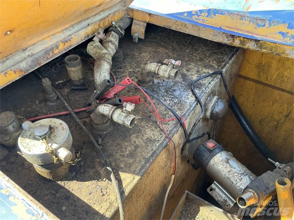 Blue Diesel Tank Diger tarim makinalari