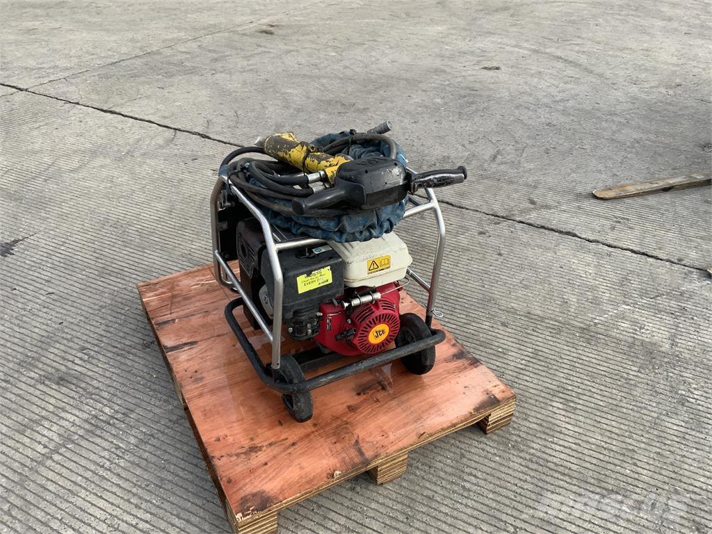 JCB Beaver Pack Diger tarim makinalari