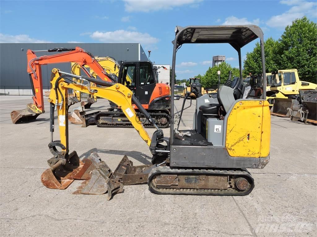 Bobcat E17 Diger