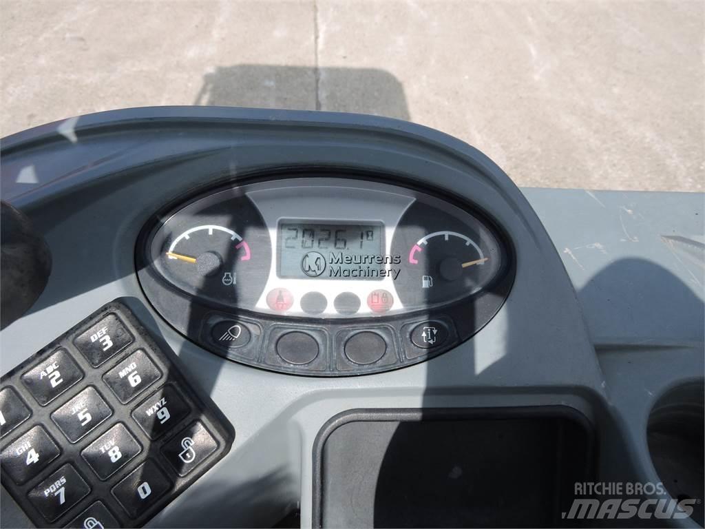 Bobcat E17 Diger