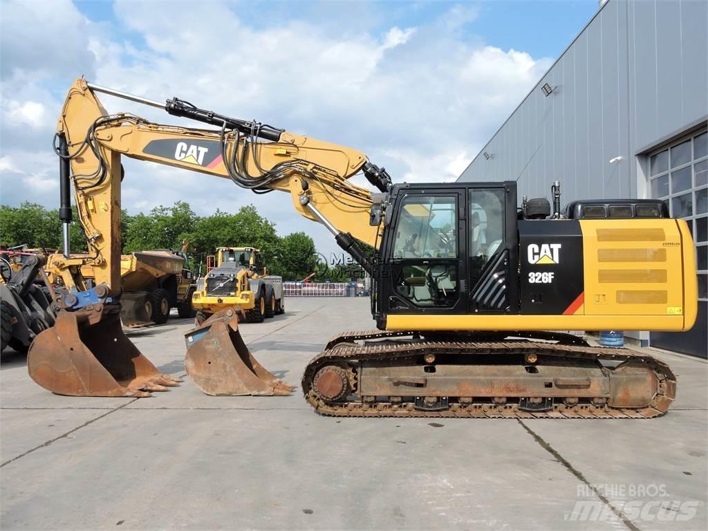 CAT 326F Paletli ekskavatörler