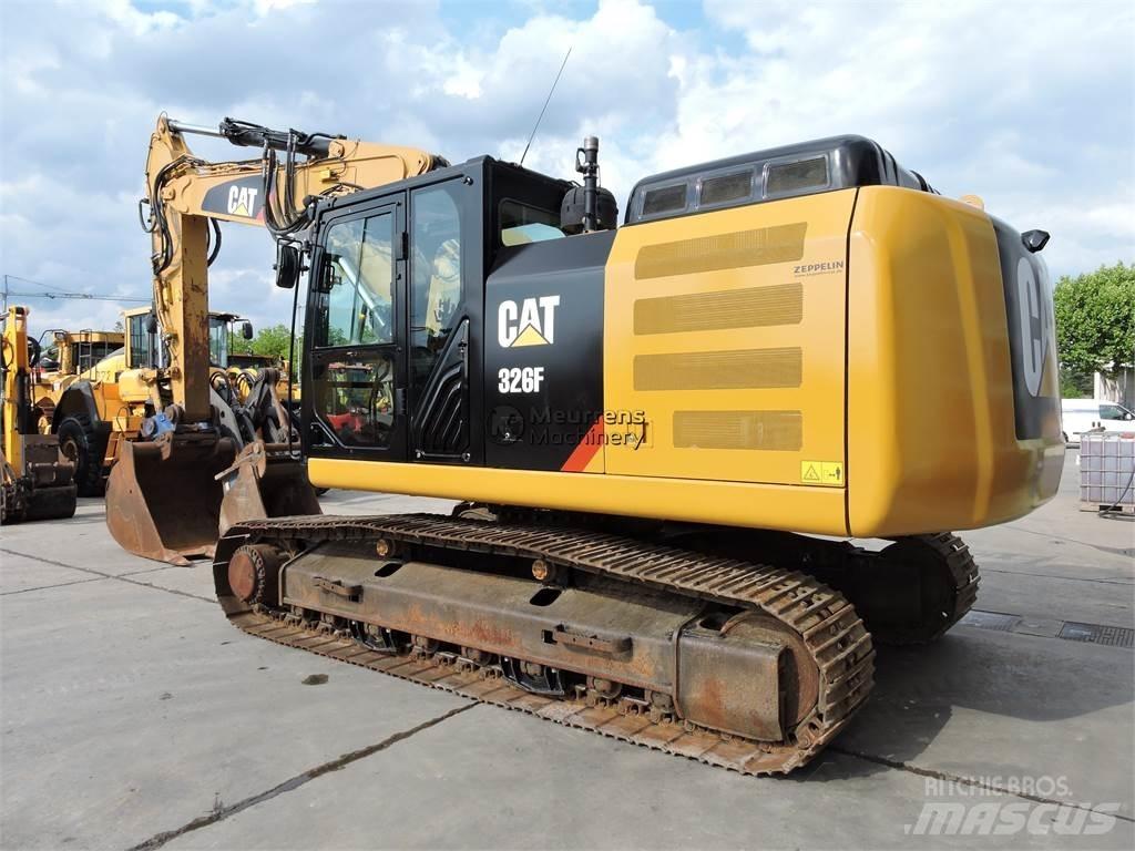 CAT 326F Paletli ekskavatörler