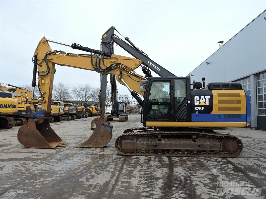 CAT 326F Paletli ekskavatörler