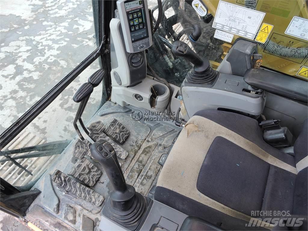 CAT 326F Paletli ekskavatörler