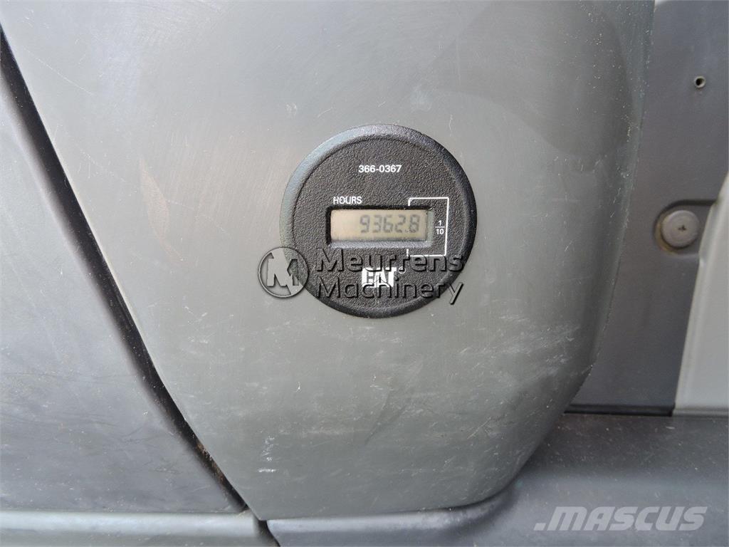 CAT 328 D Paletli ekskavatörler
