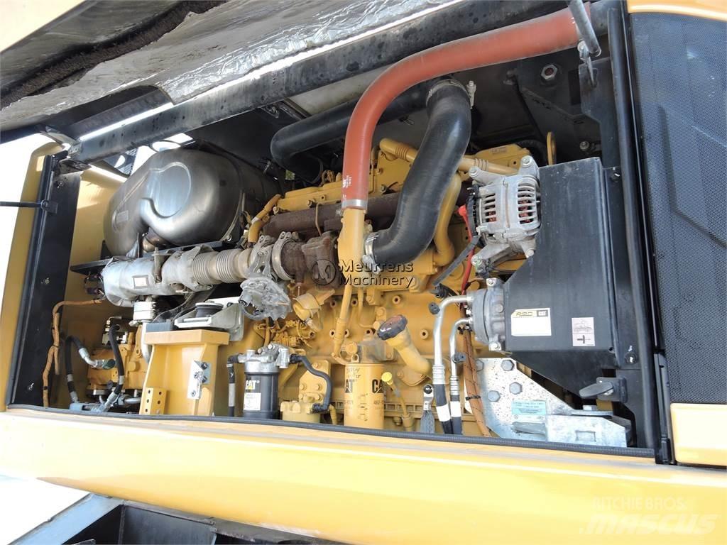 CAT MH3024 Atık taşıma araçları