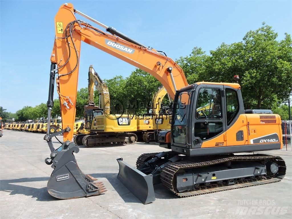 Doosan DX140LC Paletli ekskavatörler